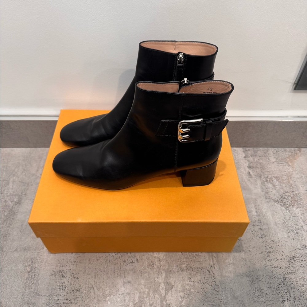Tod's Black Leather Ankle Boots with Buckle